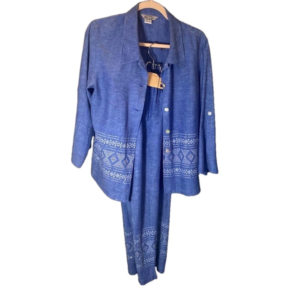Stonebridge size Petite Medium denim color set with embroidery and embellishment